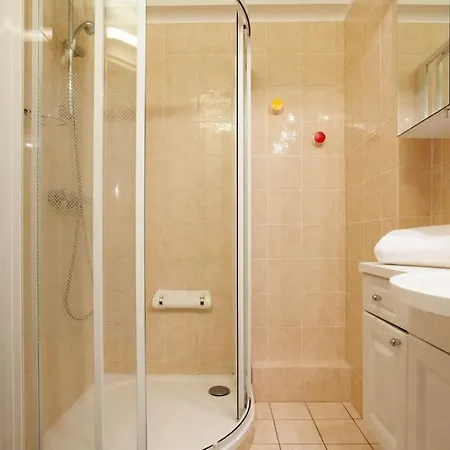 Sleeps 6 Air Con Wifi Appartement