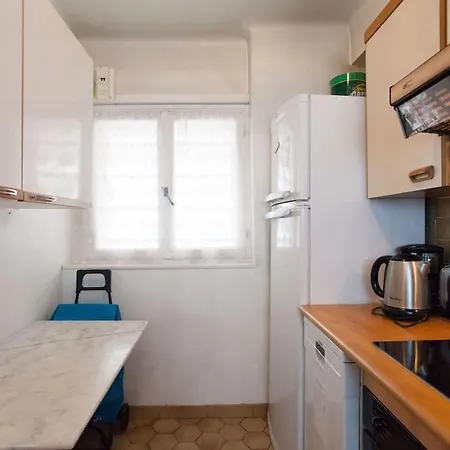 Sleeps 6 Air Con Wifi