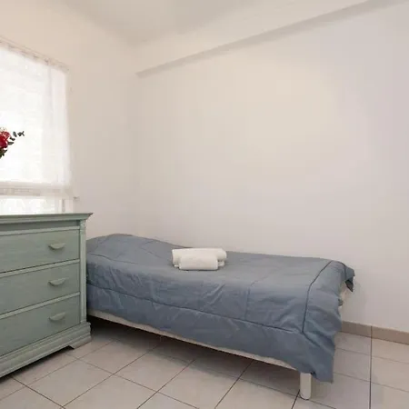 Sleeps 6 Air Con Wifi * Cannes
