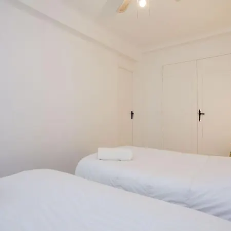 Sleeps 6 Air Con Wifi * Cannes